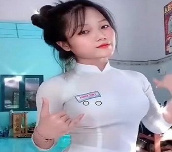 Em gái TPHT thủ dâm quá phê